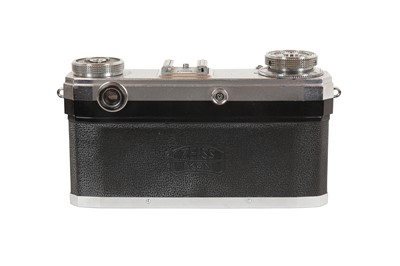 Lot 356 - A Contax IIa 563/24 Rangefinder Camera