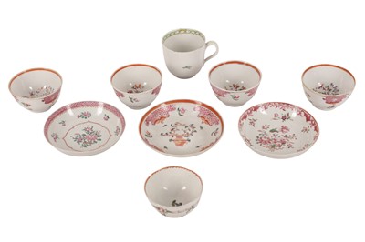 Lot 416 - A GROUP OF EIGHTEENTH CENTURY NEWHALL TEA BOWLS AND SAUCERS