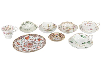 Lot 426 - A COLLECTION OF 19TH CENTURY PORCELAIN TEACUPS AND SAUCERS, AND SOME IMARI DISHES