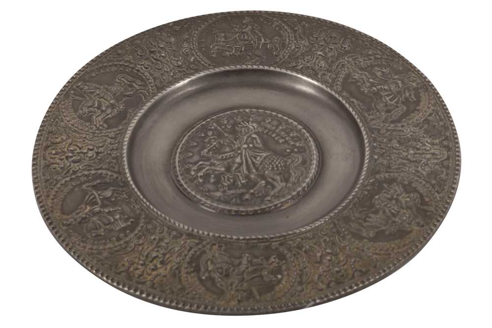 Lot 106 - A FRENCH PEWTER COMMEMORATIVE DISH
