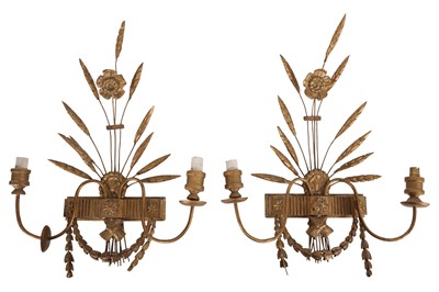 Lot 187 - A PAIR OF EARLY 29TH CENTURY GILTWOOD WALL SCONCES