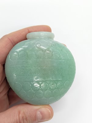 Lot 464 - A CHINESE APPLE-GREEN JADEITE SNUFF BOTTLE, STOPPER AND STAND