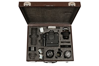 Lot 475 - A Canon F1 SLR Outfit