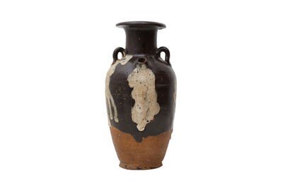 Lot 325 - A CHINESE PHOSPHATIC-SPLASHED EWER.