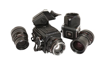 Lot 284 - A Hasselblad 500 C/M SLR Camera Outfit