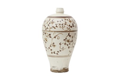 Lot 335 - A CHINESE CIZHOU-STYLE VASE, MEIPING.