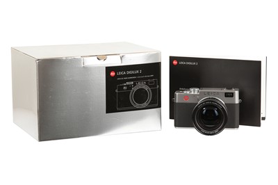 Lot 528 - A Leica Digilux-2 Digital Camera