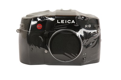 Lot 98 - A Leica R8 SLR Camera Body