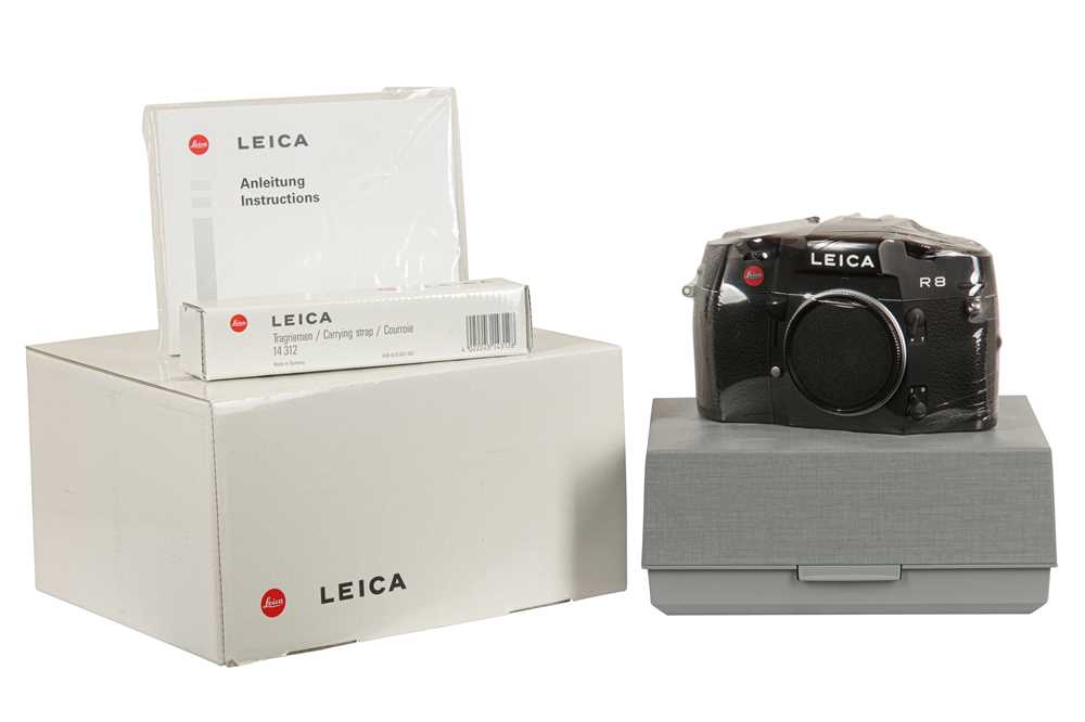 Lot 98 - A Leica R8 SLR Camera Body