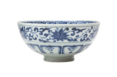 Lot 270 - A CHINESE BLUE AND WHITE 'BLOSSOMS' BOWL.