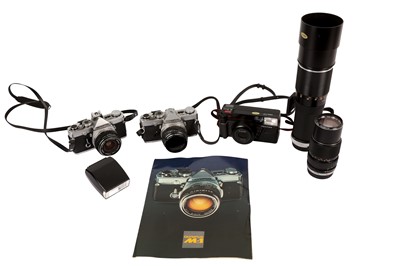 Lot 537 - An Olympus OM-1 Outfit