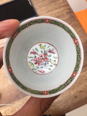 Lot 29 - A PAIR OF CHINESE FAMILLE ROSE CUPS.