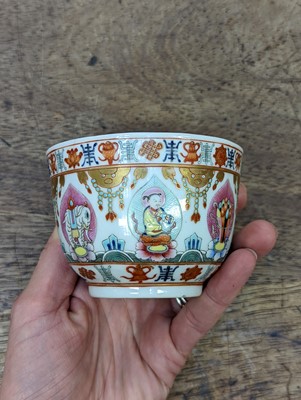 Lot 169 - A CHINESE FAMILLE ROSE 'BARAGON TUMED' CUP.