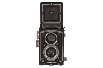Lot 309 - A Rolleicord II TLR Camera