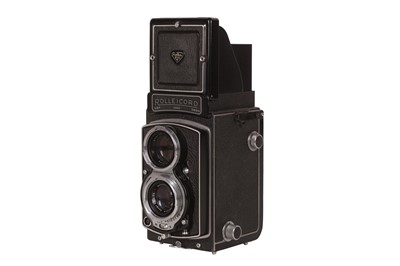 Lot 309 - A Rolleicord II TLR Camera
