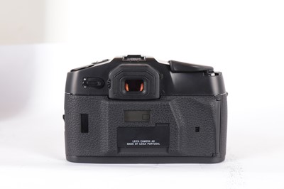 Lot 100 - A Leica R8 SLR Camera Body