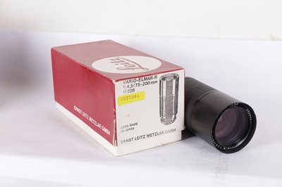 Lot 220 - A Leitz 75-200mm f/4.5 Vario-Elmar-R Lens
