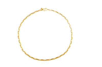 Lot 105 - A fancy link chain necklace