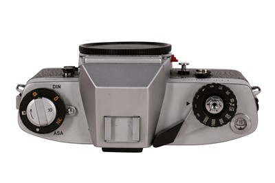 Lot 113 - A Leicaflex SL SLR Camera