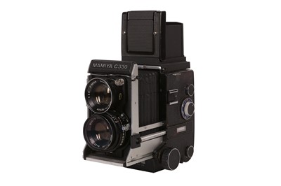 Lot 329 - A Mamiya C330 Professional T.L.R Camera Outfit