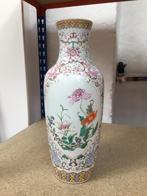 Lot 162 - A CHINESE FAMILLE ROSE 'CHRYSANTHEMUM AND PEONY' BALUSTER VASE