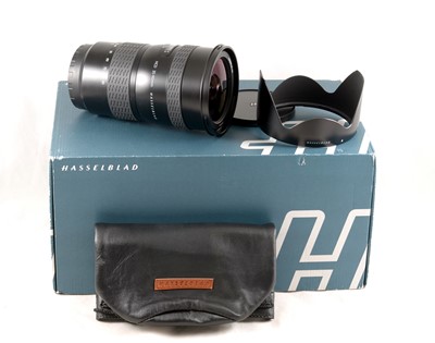 Lot 296 - Boxed Hasselblad 35-90mm f4.5-5.6 Zoom HCD Lens.