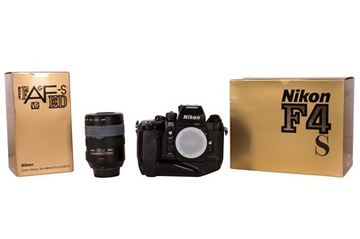 Lot 370 - A Nikon F4S SLR Camera Body