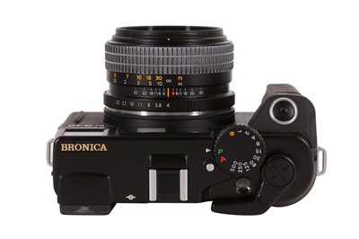 Lot 266 - A Bronica RF645 Medium Format Rangefinder Camera