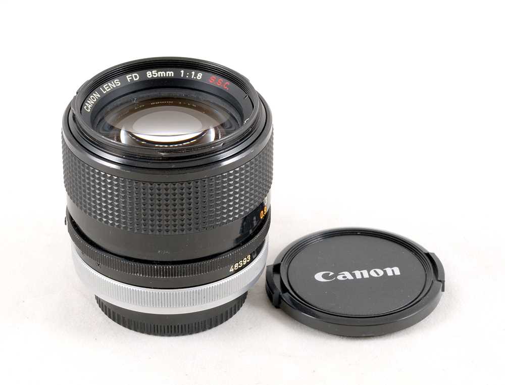 Lot 481 - A Canon FD 85mm f1.8 S.S.C. Lens