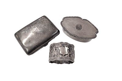 Lot 45 - A MIXED GROUP INCLUDING AN EARLY 20TH CENTURY CHINESE EXPORT SILVER NAPKIN RING, CANTON CIRCA 1900