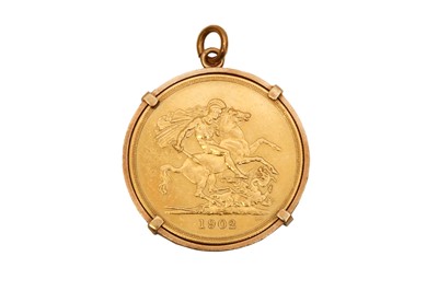 Lot 175 - AN EDWARDIAN 1902 FIVE POUND GOLD COIN