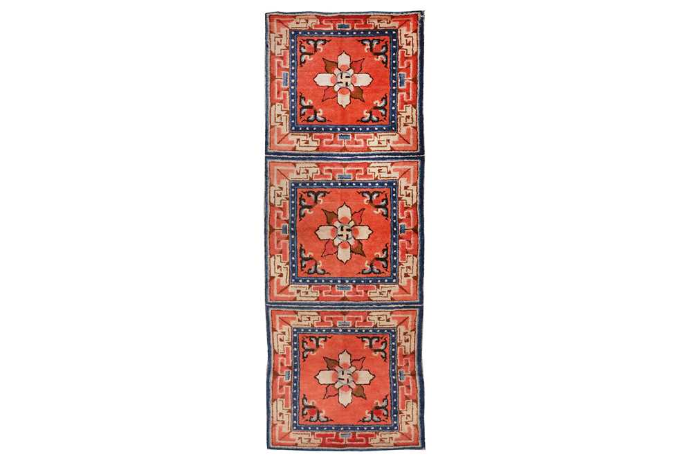 Lot 47 - AN ANTIQUE CHINESE RUG