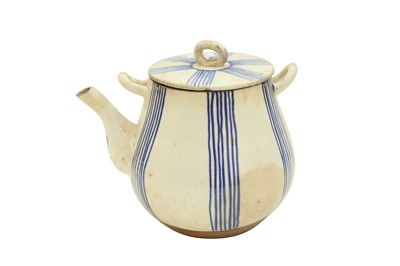 Lot 488 - A JAPANESE POTTERY TEAPOT