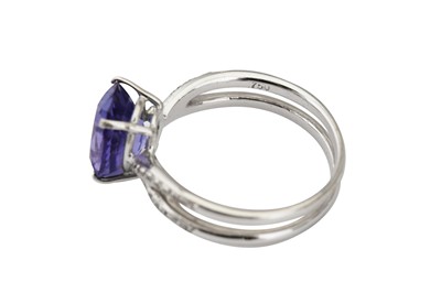 Lot 66 - A tanzanite and diamond ring