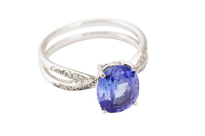 Lot 66 - A tanzanite and diamond ring