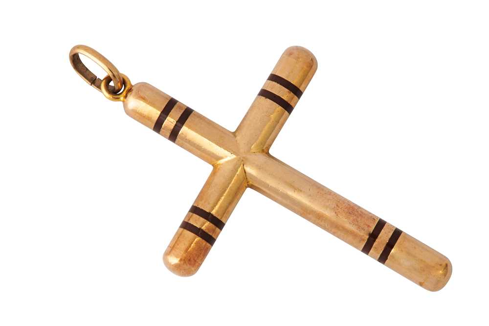 Lot 89 - Gucci | A cross pendant