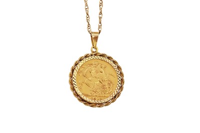 Lot 11 - A George V full sovereign pendant necklace