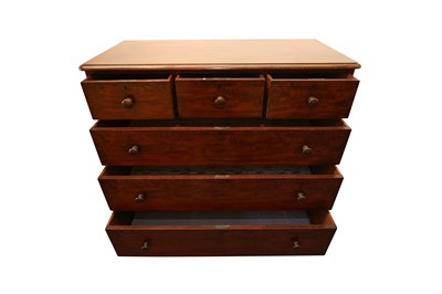 Lot 348 - AN EARLY VICTORIAN MAHOGANY SIX-DRAWER CHEST OF DRAWERS ATTRIBUTED TO GILLOWS