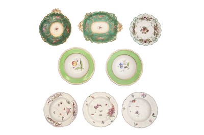 Lot 418 - A GROUP OF LATE 18TH AND EARLY 19TH CENTURY ENGLISH PORCELAIN PLATES