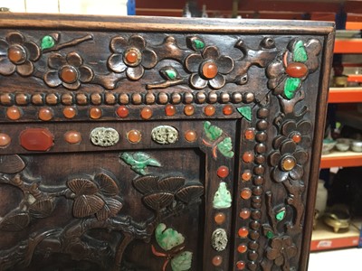 Lot 133 - A CHINESE INLAID WOOD 'SHOULAO' TABLE SCREEN.