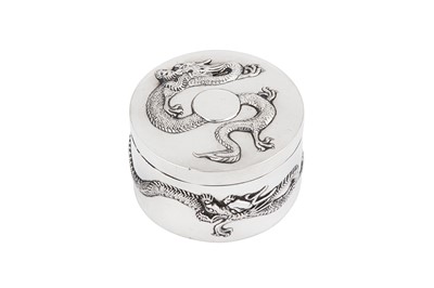 Lot 402 - An early 20th century Chinese Export silver box, Shanghai circa 1910