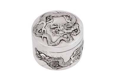 Lot 401 - An early 20th century Chinese Export silver box, Shanghai circa 1910 retailed by S