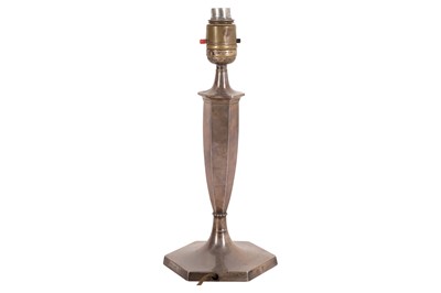 Lot 123 - A GEORGE V STERLING SILVER TABLE LAMP