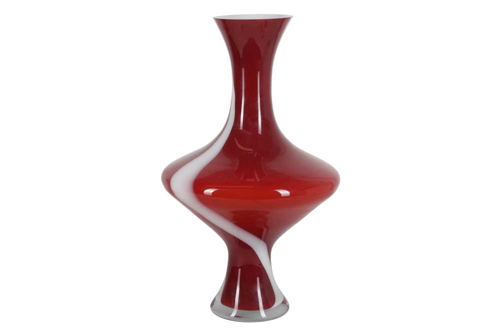 Lot 160 - DEPOSITO DA MARINHA GRANDE, PORTUGAL, A GLASS VASE, LATE 20TH CENTURY