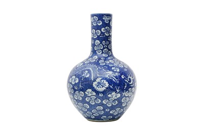 Lot 521 - A CHINESE BLUE AND WHITE 'DRAGON' VASE, TIANQIUPING.