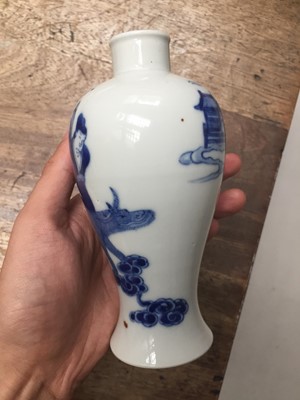 Lot 192 - A PAIR OF CHINESE BLUE AND WHITE 'IMMORTALS' VASES