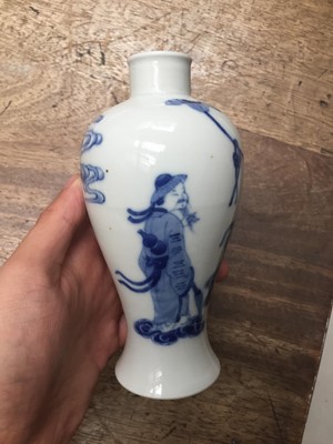 Lot 192 - A PAIR OF CHINESE BLUE AND WHITE 'IMMORTALS' VASES