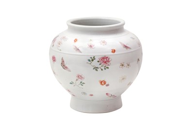 Lot 303 - A CHINESE FAMILLE ROSE 'BLOSSOMS' LANTERN JAR.