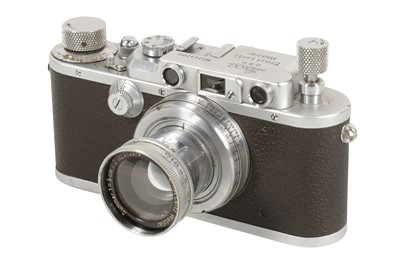 Lot 172 - A Leica IIIa Rangefinder Camera