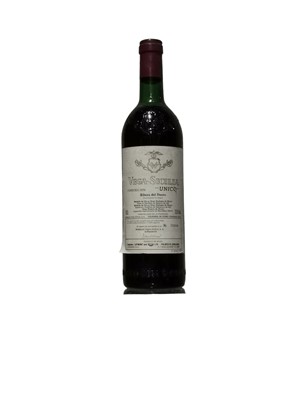 Lot 112 - Vega Sicilia Unico, Ribera del Duero, 1976, one bottle